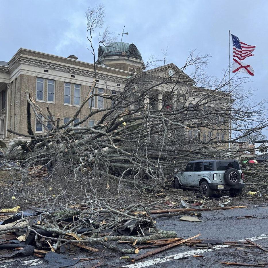 4 killed in a storm system that spawned tornadoes across the southern U.S.